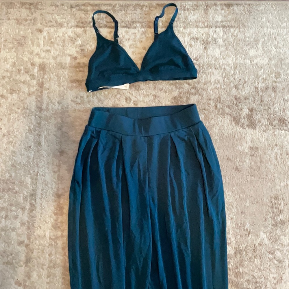 Fabletics Bralette and pants set